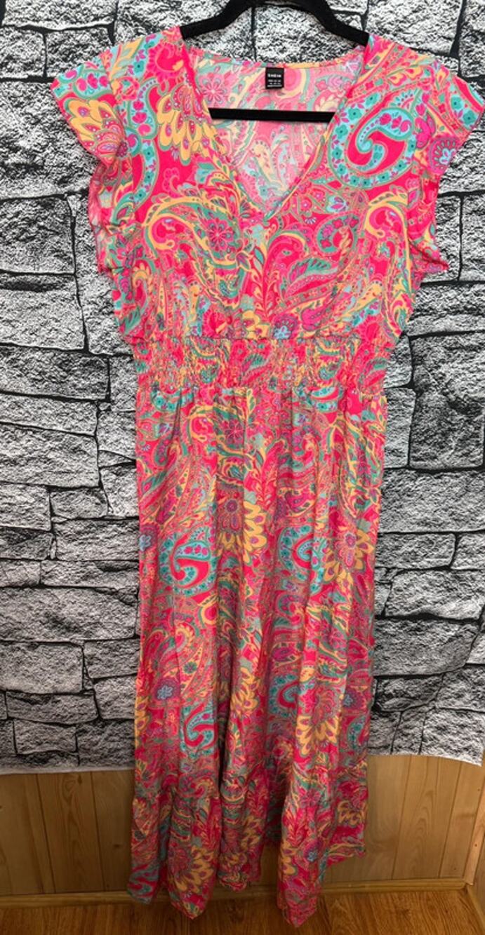 NWOT Ladies SHEIN Maxi Dress- XL